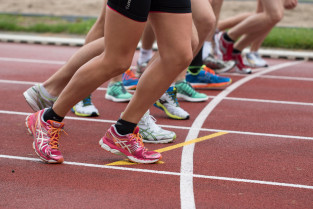 Runner lining up at the start