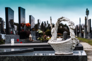 Graveyard 1758349 1280