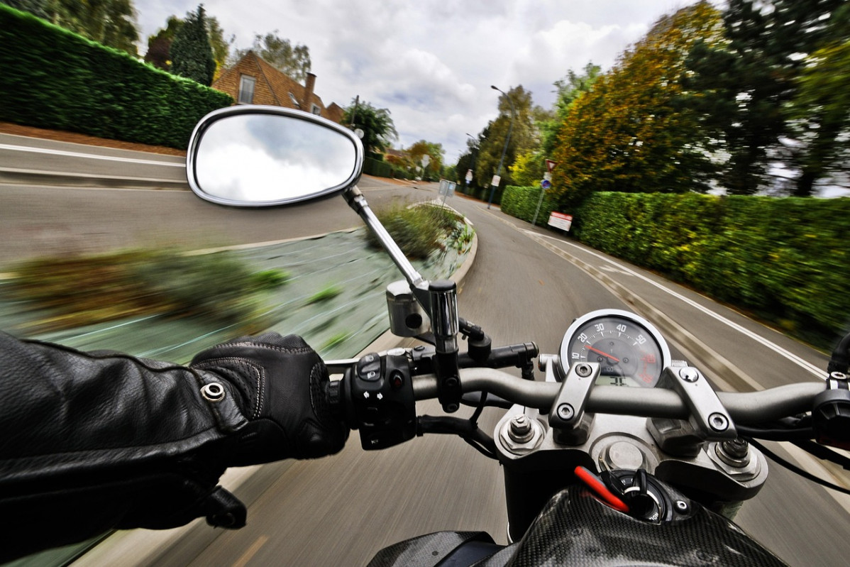 Motorbike 1827482 1280