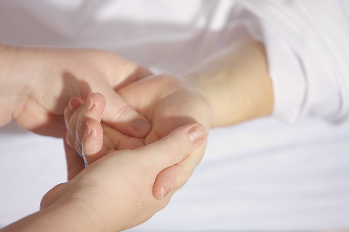 Andreas160578 hands 1327811